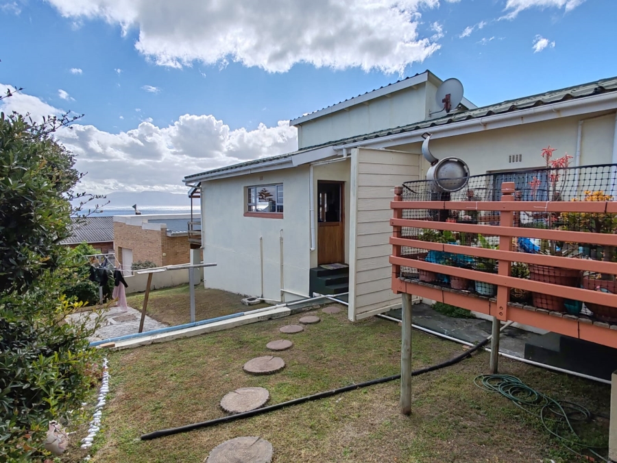 5 Bedroom Property for Sale in Perlemoenbaai Western Cape